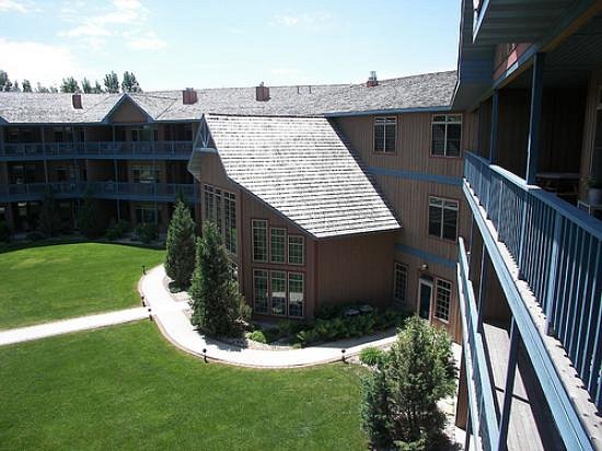 back-of-lodge-and-pool