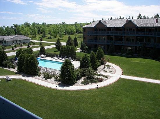outdoor-pool